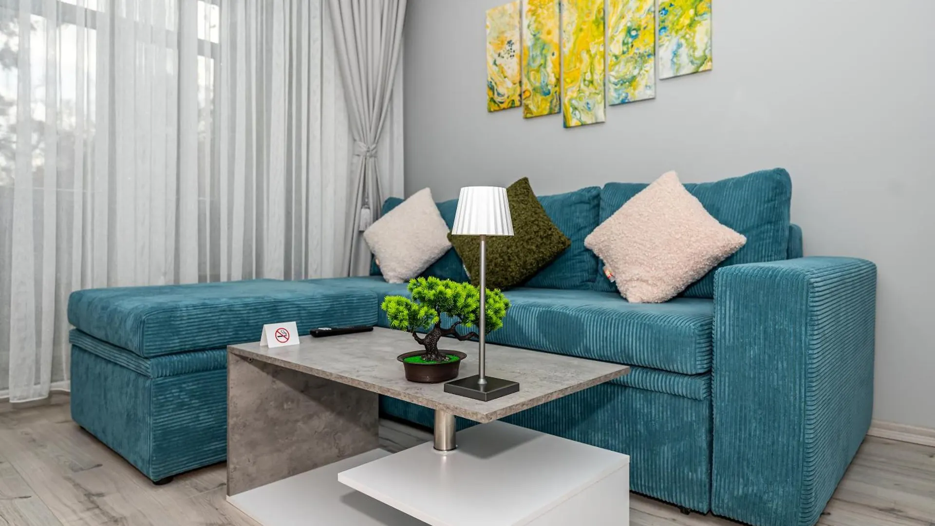 Elenartlux- Let'S Pretend You'Re Not Already Planning Your Return Plovdiv Apartment