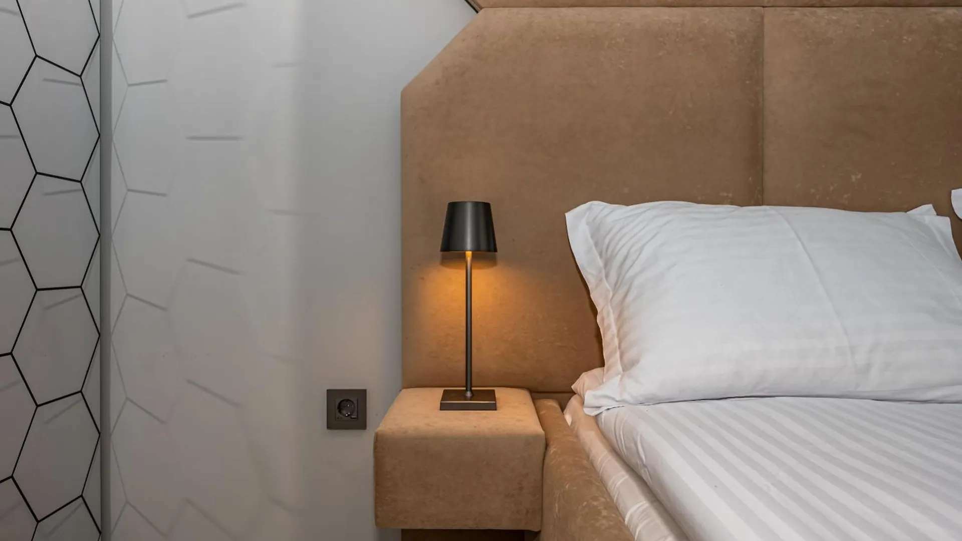 Elenartlux- Let'S Pretend You'Re Not Already Planning Your Return Plovdiv Apartment